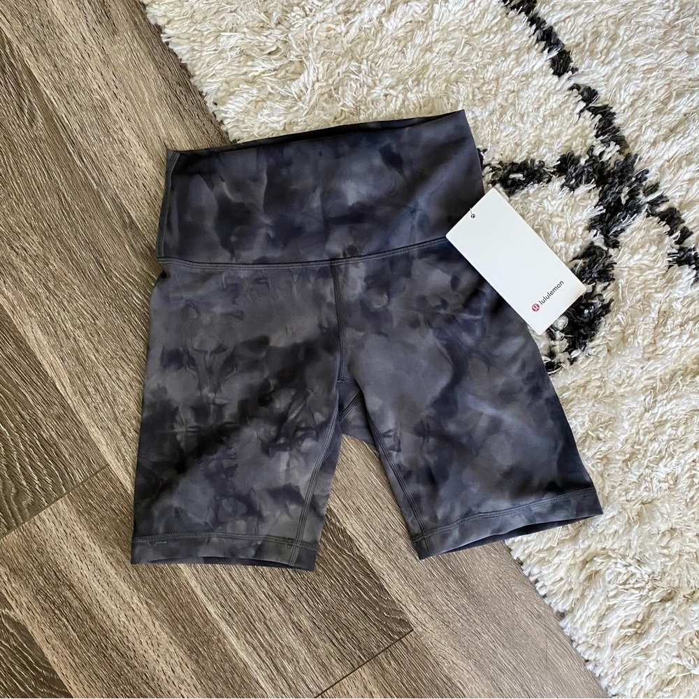 Wunder Train High-Rise Short with Pockets 8"